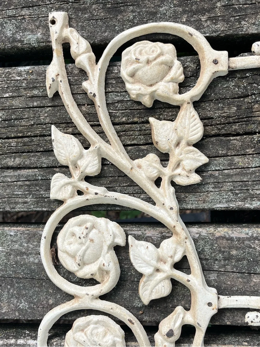 Vtg Cast Iron Wall Hook Rack 20 1/2” x 8 1/2” Shabby Rustic Farmhouse Floral
